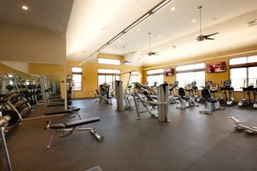 madison-farms-clubhouse-2-small